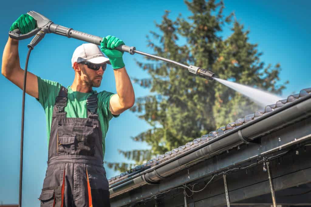 The Hidden Dangers of DIY Pressure Washing 3