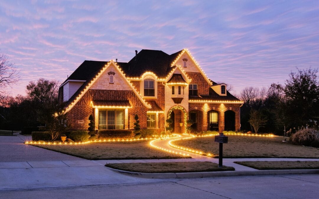 10 Reasons to Hire a Christmas Light Installation Service